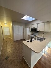 273 E Vía Terrenal in Green Valley, AZ - Building Photo - Building Photo