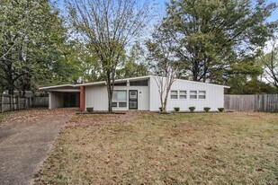 5194 Warfield Dr in Memphis, TN - Building Photo