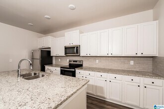 9937 Hunter Pl in Warrior, AL - Building Photo - Building Photo