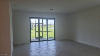 3389 Menores Wy in Ft. Myers, FL - Building Photo - Building Photo