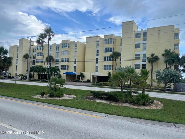 4700 Ocean Beach Blvd in Cocoa Beach, FL - Building Photo - Building Photo