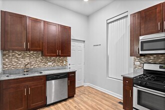 1528 N Ashland Ave in Chicago, IL - Building Photo - Building Photo