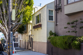 1330-1340 Leavenworth St in San Francisco, CA - Building Photo - Primary Photo