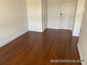 310 Tappan St, Unit 4 in Brookline, MA - Foto de edificio - Building Photo