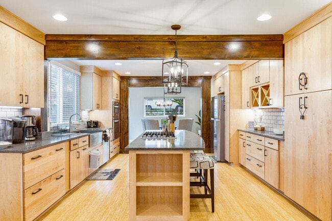 5241 33rd Ave S in Seattle, WA - Building Photo - Building Photo