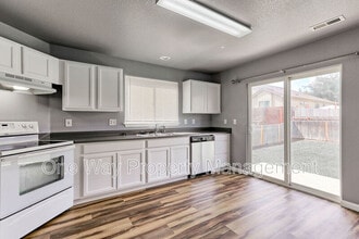 438 Heritage Ln in Johnstown, CO - Building Photo - Building Photo