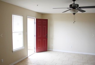 Wooldridge Creek Apartments in Corpus Christi, TX - Building Photo - Interior Photo