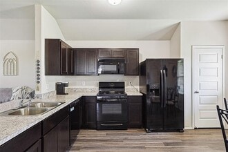 11604 NW 95th St in Yukon, OK - Building Photo - Building Photo