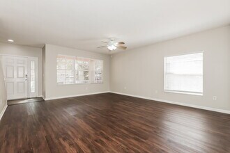 11116 Newbridge Dr in Riverview, FL - Building Photo - Building Photo