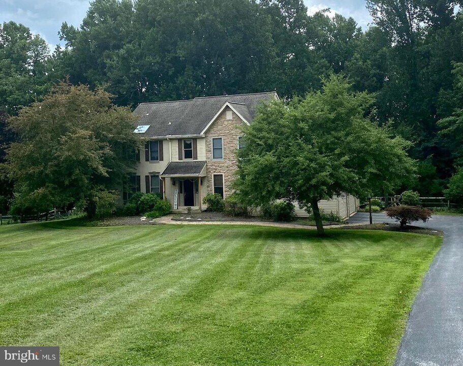 15 Highgate Ln in Glenmoore, PA - Building Photo