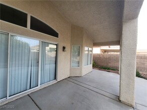 8240 Aurora Peak Ave in Las Vegas, NV - Building Photo - Building Photo