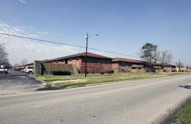 Northline Point in Houston, TX - Building Photo - Building Photo