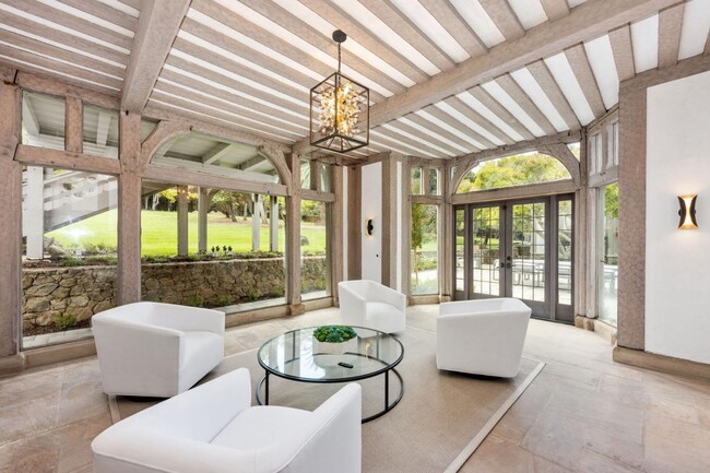 85 Fagan Dr in Hillsborough, CA - Building Photo - Building Photo