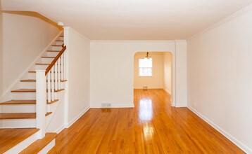 General Wayne and Ridgedale Gardens in Madison, NJ - Building Photo - Interior Photo