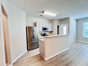 6505 Above Tide Pl in Flowery Branch, GA - Foto de edificio - Building Photo