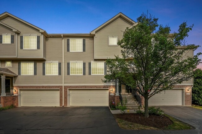 1848 Fredericksburg Ln in Aurora, IL - Building Photo - Building Photo
