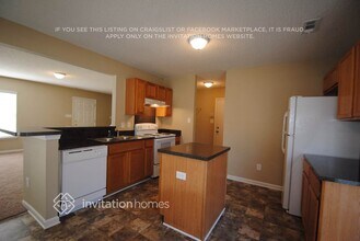 2104 Pimpernel Rd in Charlotte, NC - Foto de edificio - Building Photo