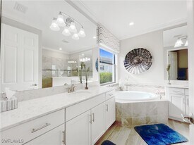 1975 Mustique St in Naples, FL - Building Photo