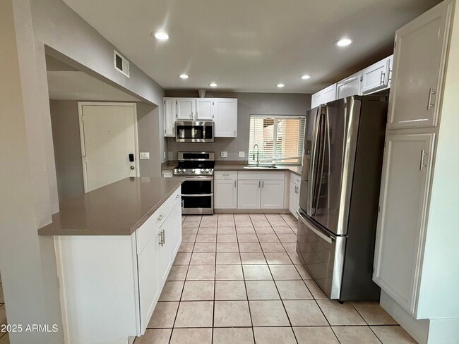 14801 N 25th Dr in Phoenix, AZ - Building Photo - Building Photo