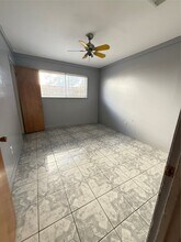 10831 Overlea Dr in Houston, TX - Building Photo - Building Photo