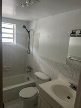 2238 Monroe St, Unit 210 in Hollywood, FL - Building Photo - Building Photo