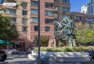 350 W 50th St in New York, NY - Building Photo - Building Photo