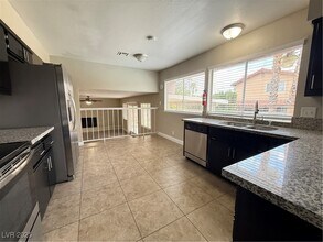 5421 W Ganado Dr in Las Vegas, NV - Building Photo - Building Photo