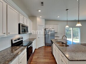 108 Cairo Ct in Mooresville, NC - Foto de edificio - Building Photo