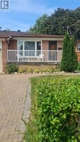 48 Green Bush Rd in Toronto, ON - Building Photo