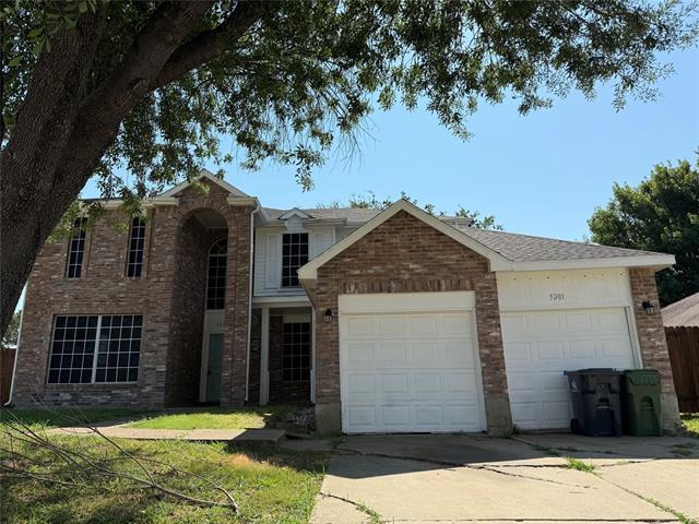 5201 Tennis Villa Dr in Arlington, TX - Foto de edificio