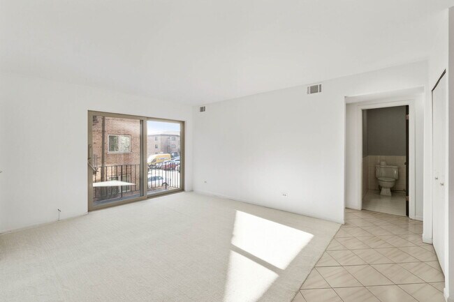 8423 W Gregory St in Chicago, IL - Building Photo - Building Photo