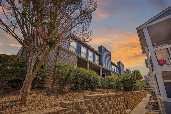 Silver Creek Apartments in San Antonio, TX - Building Photo - Building Photo