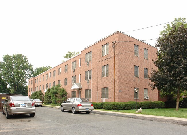 366 Park Road Apartments in West Hartford, CT - Building Photo - Building Photo