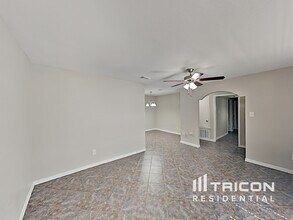 1910 Barnsley Ln in Houston, TX - Building Photo - Building Photo