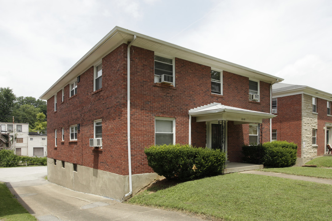 1043 Parkway Dr in Louisville, KY - Building Photo