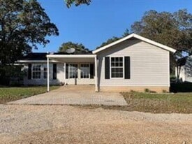 300 Pr 4382 in Decatur, TX - Building Photo
