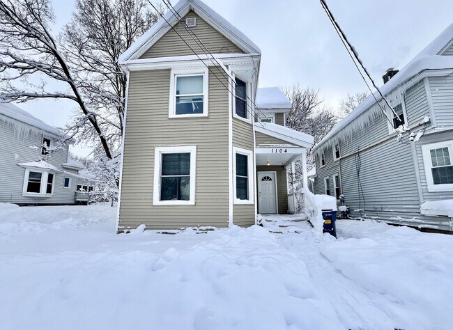 1104 Hermitage St SE in Grand Rapids, MI - Building Photo - Building Photo