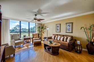 5350 Woodland Lakes Dr in Palm Beach Gardens, FL - Building Photo - Building Photo