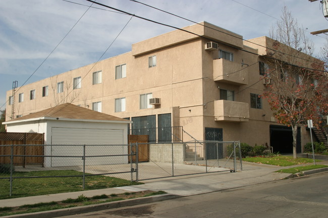 FUL1 in North Hollywood, CA - Foto de edificio - Building Photo