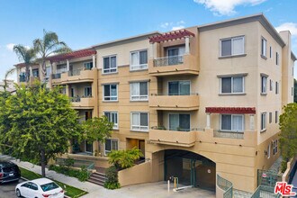 2230 S Bentley Ave-Unit -PH3 in Los Angeles, CA - Building Photo - Building Photo