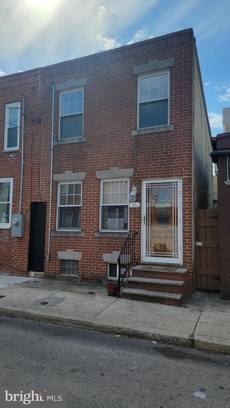 166 Sigel St in Philadelphia, PA - Building Photo - Building Photo