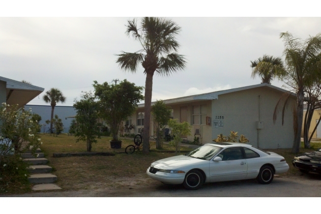 Jensen Beach Apartments in Jensen Beach, FL - Foto de edificio - Building Photo