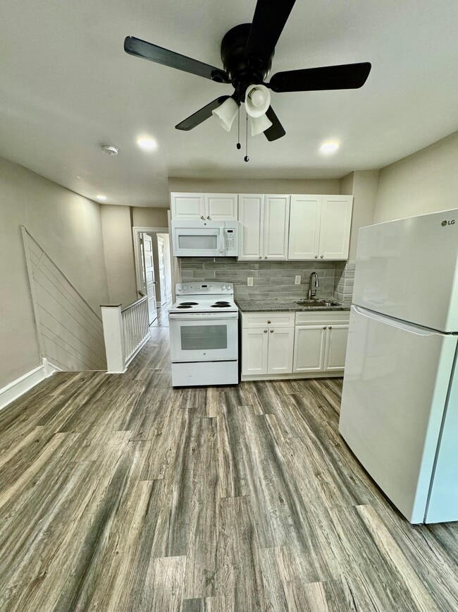 4323 N 8th St in Philadelphia, PA - Building Photo - Building Photo