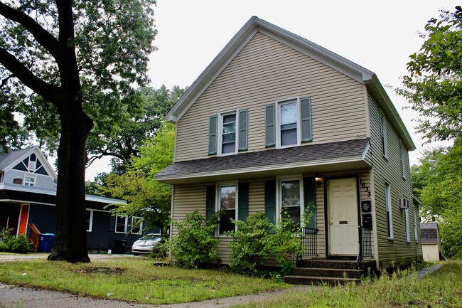 property at 1633 Peck St