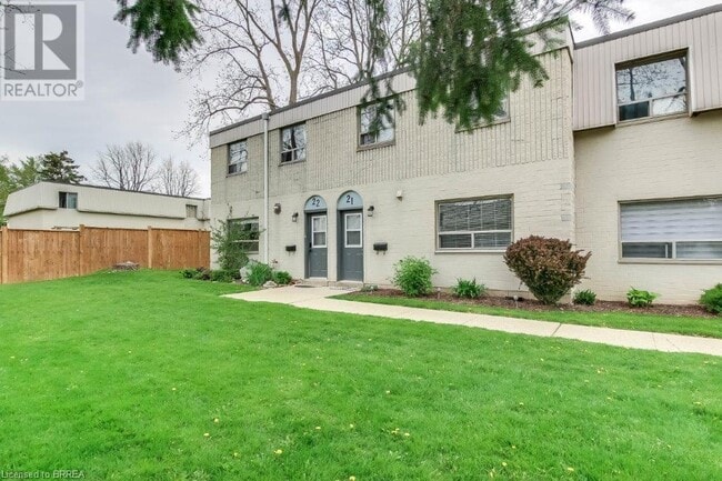 property at 271 Thames St N