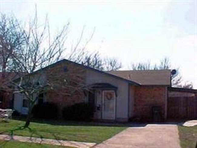 property at 8707 Pineridge Dr