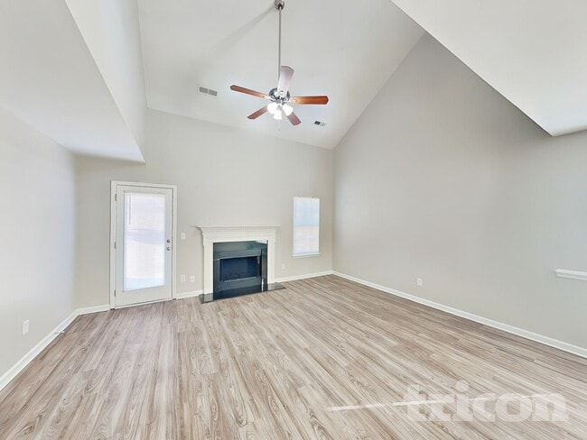 7432 Hidden Creek Dr in Charlotte, NC - Building Photo - Building Photo