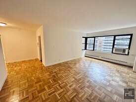 EAST 55 STREET in New York, NY - Building Photo