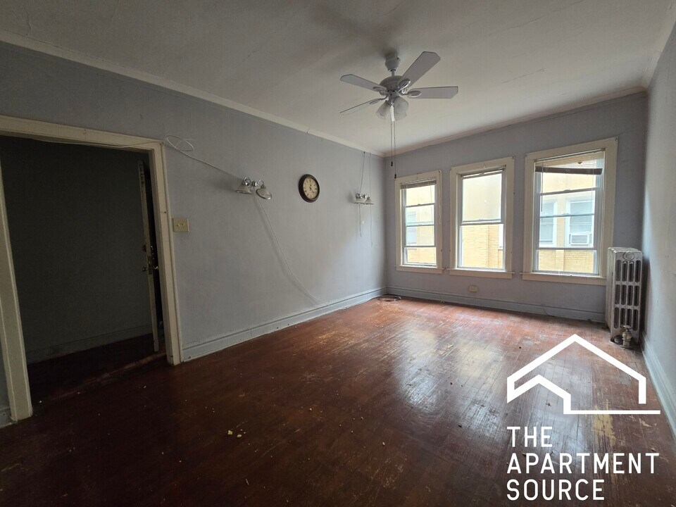 4931 N Whipple St in Chicago, IL - Building Photo