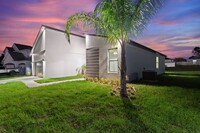 649 James Ct in Poinciana, FL - Foto de edificio - Building Photo